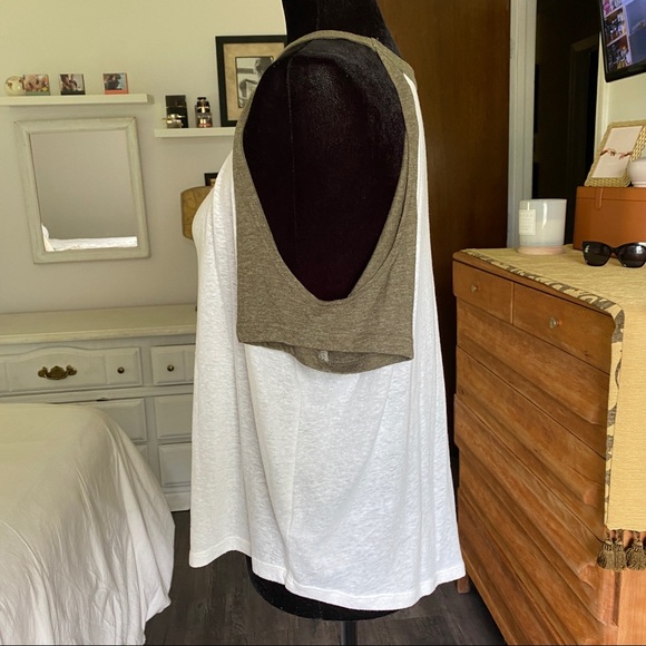 Me to We Off-White Tee with Cut Out Sleeves Large - Picture 2 of 8